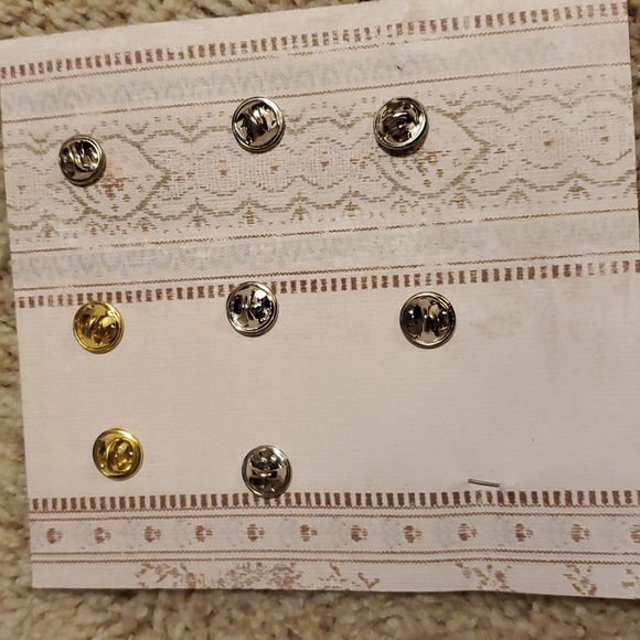 Lapel pin #8 - Picture 2 of 2